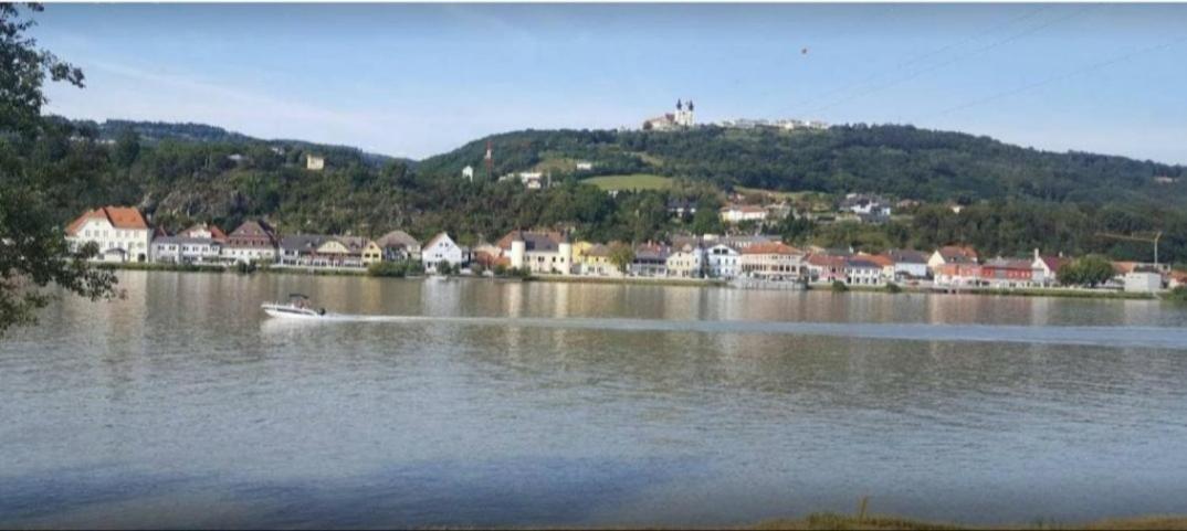 Apartment An Der Donau Krumnussbaum ภายนอก รูปภาพ